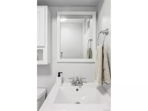 7220 Alan Dr, Denver, CO 80221 photo 23