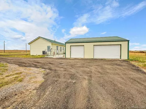 10660 Schumaker Rd, Bennett, CO 80102 photo 8