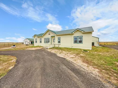 10660 Schumaker Rd, Bennett, CO 80102 photo 6