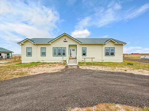 10660 Schumaker Rd, Bennett, CO 80102 photo 2