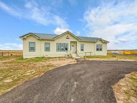 10660 Schumaker Rd, Bennett, CO 80102 photo 7