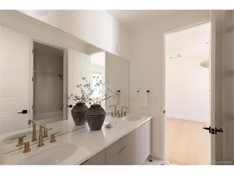 Bath - 9968 E 63rd Dr, Denver, CO 80238 photo 8 of 11