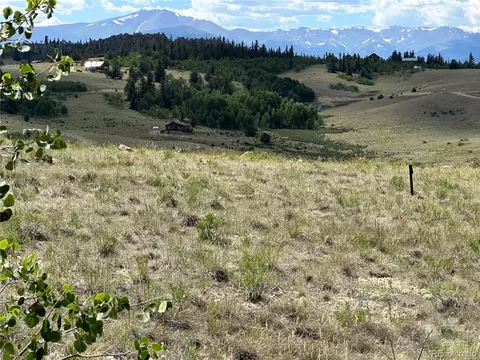 34 Chestnut Ln, Jefferson, CO 80456