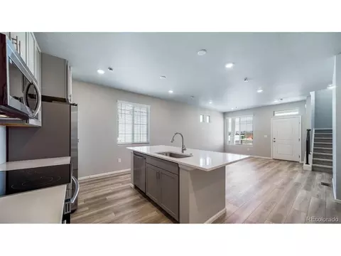 Kitchen - 22423 E 46th Ave, Aurora, CO 80019 photo 4 of 6