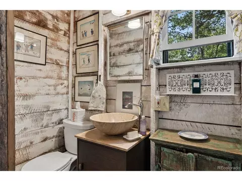 Bath - 3141 Riverside Dr, Lyons, CO 80540 photo 1 of 2