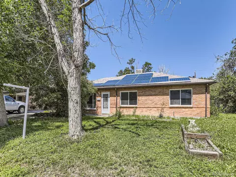 740 Troy Ct, Aurora, CO 80011