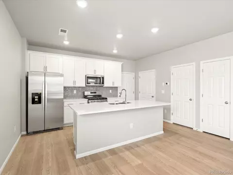 22183 E 7th Pl, Aurora, CO 80018 photo 2