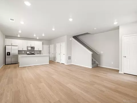 22183 E 7th Pl, Aurora, CO 80018 photo 3
