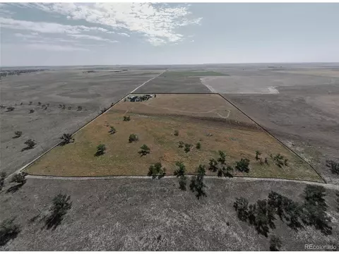 4750 County Road B, Wiggins, CO 80654 photo 2