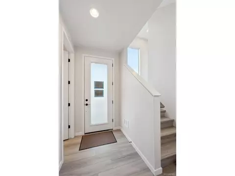 5245 Queen Ct, Arvada, CO 80002 photo 2