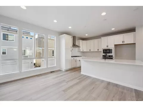 5245 Queen Ct, Arvada, CO 80002 photo 9