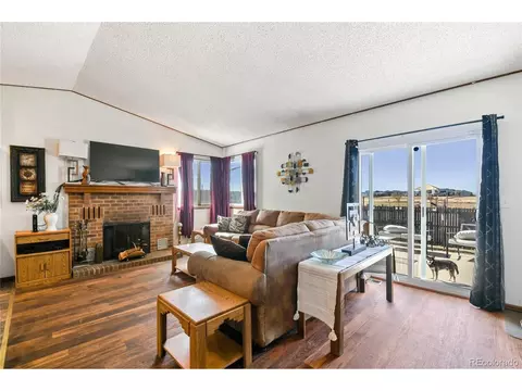 185 Mckinley Dr, Bennett, CO 80102 photo 9