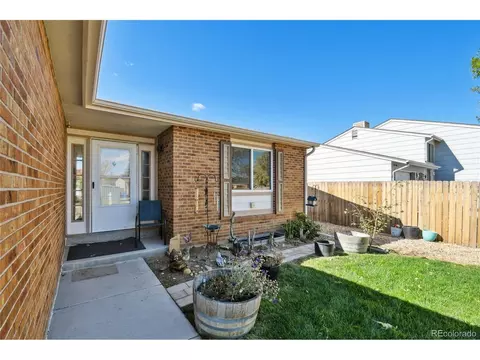 185 Mckinley Dr, Bennett, CO 80102 photo 2