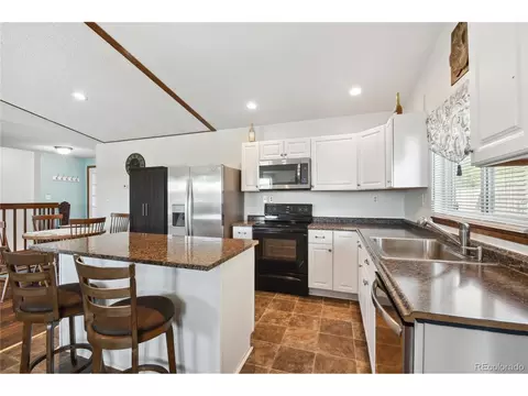 185 Mckinley Dr, Bennett, CO 80102 photo 8