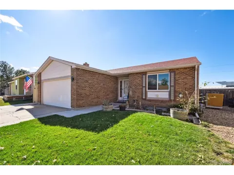 185 Mckinley Dr, Bennett, CO 80102 photo 1
