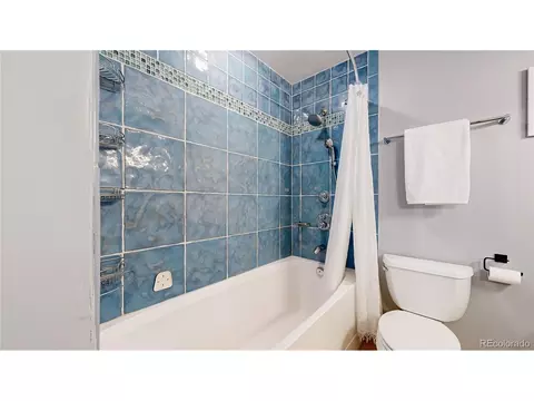 Bath - 3840 Broadway St #26, Boulder, CO 80304 photo 3 of 5