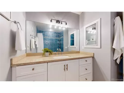 Bath - 3840 Broadway St #26, Boulder, CO 80304 photo 2 of 5