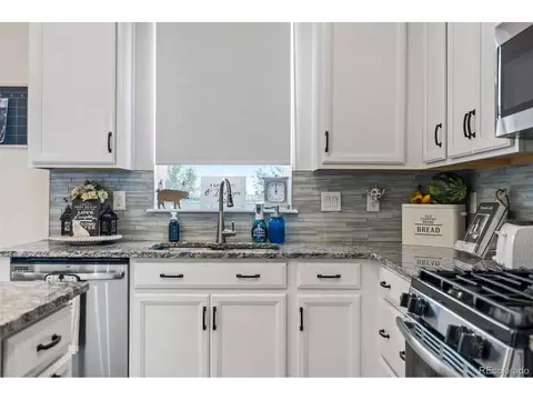 Kitchen - 26361 E 5th Pl, Aurora, CO 80018 photo 3 of 5