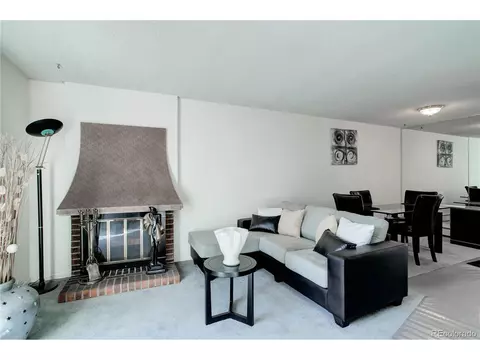 21 Newark St #C, Aurora, CO 80012