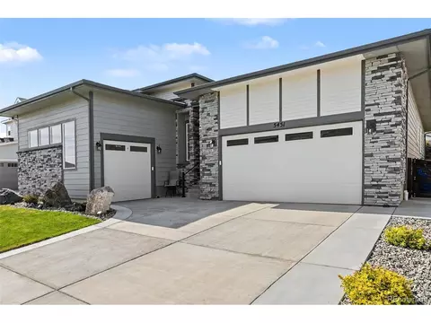 5451 Riverbend Ave, Longmont, CO 80504