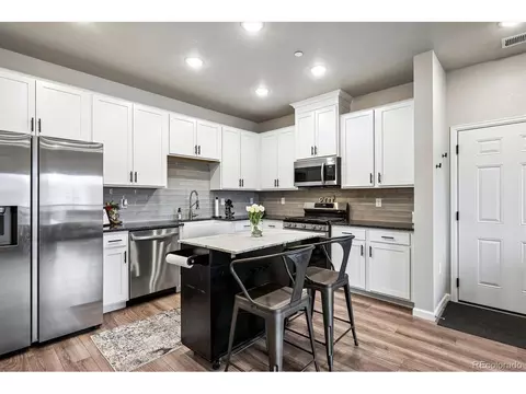 9962 W Victoria Pl #301, Littleton, CO 80127