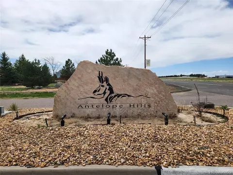 755 Antelope Dr E, Bennett, CO 80102 photo 2
