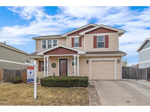 795 Willow Dr, Lochbuie, CO 80603