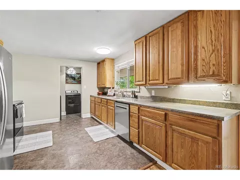 Kitchen - 1601 N Dunkirk St, Aurora, CO 80011 photo 3 of 4