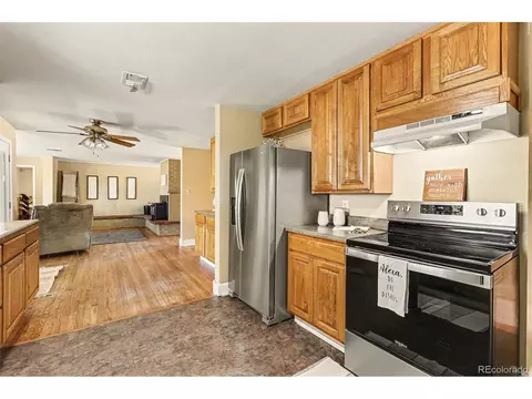 Kitchen - 1601 N Dunkirk St, Aurora, CO 80011 photo 2 of 4