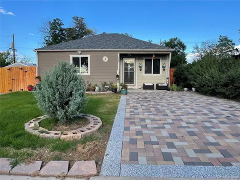 720 Moline St, Aurora, CO 80010 photo 1