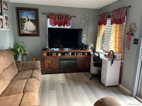 720 Moline St, Aurora, CO 80010 photo 2