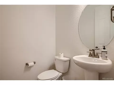 22247 E 45th Pl, Aurora, CO 80019 photo 11