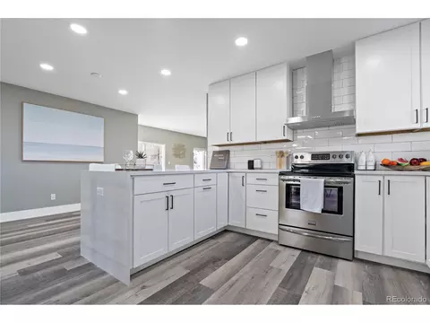 4572 Abilene St, Denver, CO 80239 photo 5