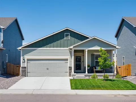 347 Maple St, Bennett, CO 80102 photo 2