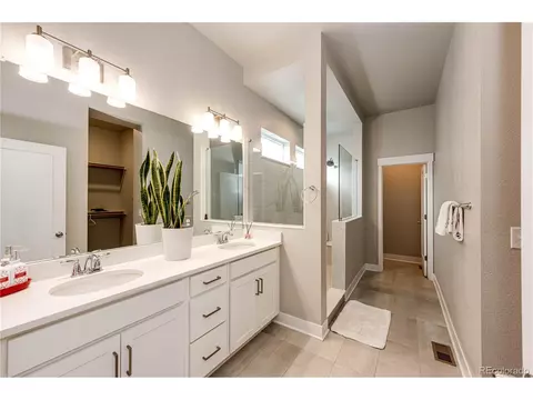 Bath - 21584 E 59th Dr, Aurora, CO 80019 photo 1 of 5