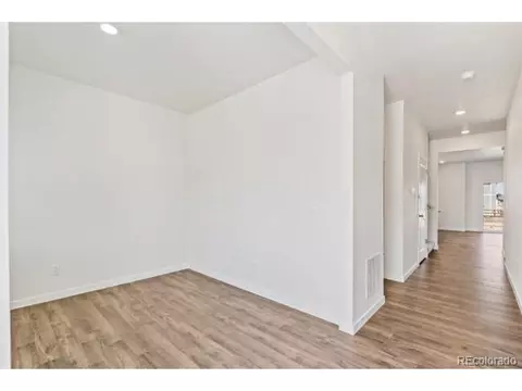 27461 E Cedar Ave, Aurora, CO 80018 photo 4
