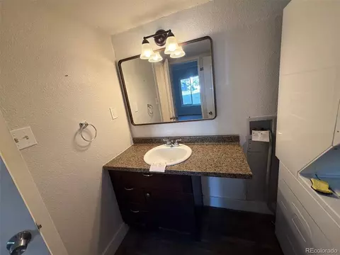 Bath - 9725 E Harvard Ave #437, Denver, CO 80231 photo 1 of 2