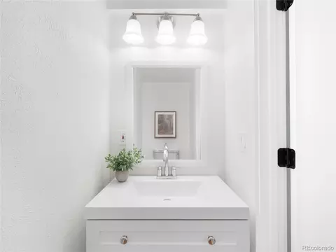 Bath - 17474 E Chenango Dr, Aurora, CO 80015 photo 1 of 3
