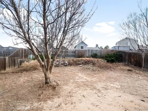 Exterior - 17474 E Chenango Dr, Aurora, CO 80015 photo 3 of 4