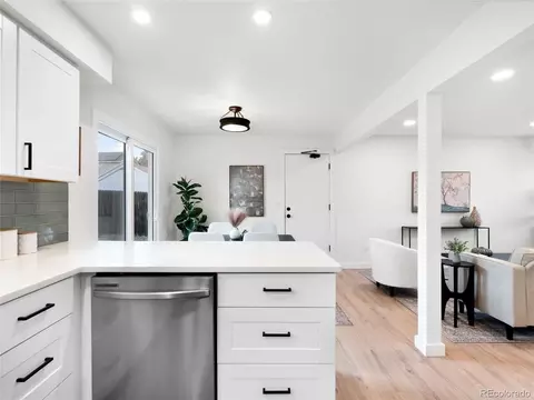 Kitchen - 17474 E Chenango Dr, Aurora, CO 80015 photo 3 of 3
