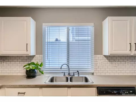 18652 E Chaffee Pl, Denver, CO 80249 photo 4