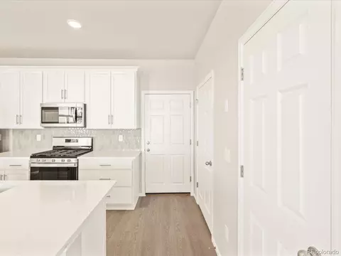 22290 E 8th Pl, Aurora, CO 80018 photo 6