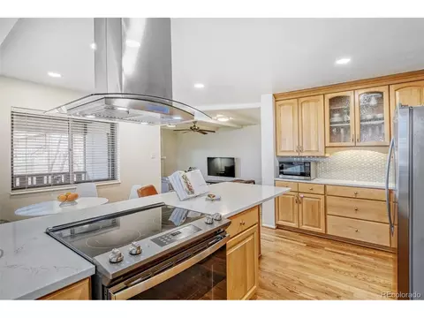 2923 S Reading Ct, Denver, CO 80231