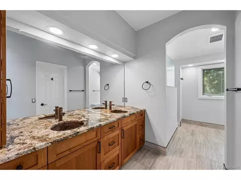 Bath - 8725 Tall Grass Pl, Lone Tree, CO 80124 photo 2 of 5