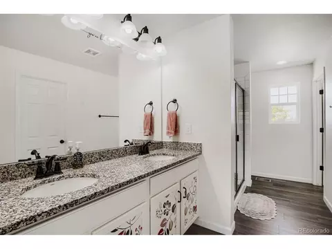 Bath - 25662 E Bayaud Pl, Aurora, CO 80018 photo 3 of 5