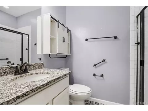 Bath - 25662 E Bayaud Pl, Aurora, CO 80018 photo 2 of 5