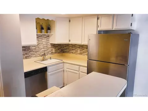 17112 E Ford Dr, Aurora, CO 80017 photo 2