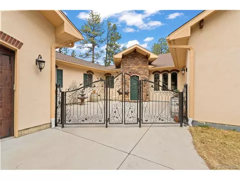 1429 Gore Cir, Larkspur, CO 80118