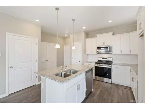 21833 E 8th Ave, Aurora, CO 80018 photo 9