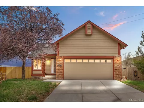 7507 Halleys Dr, Littleton, CO 80125